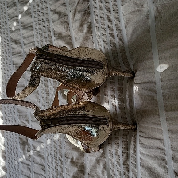 Sandals - Picture 2 of 2